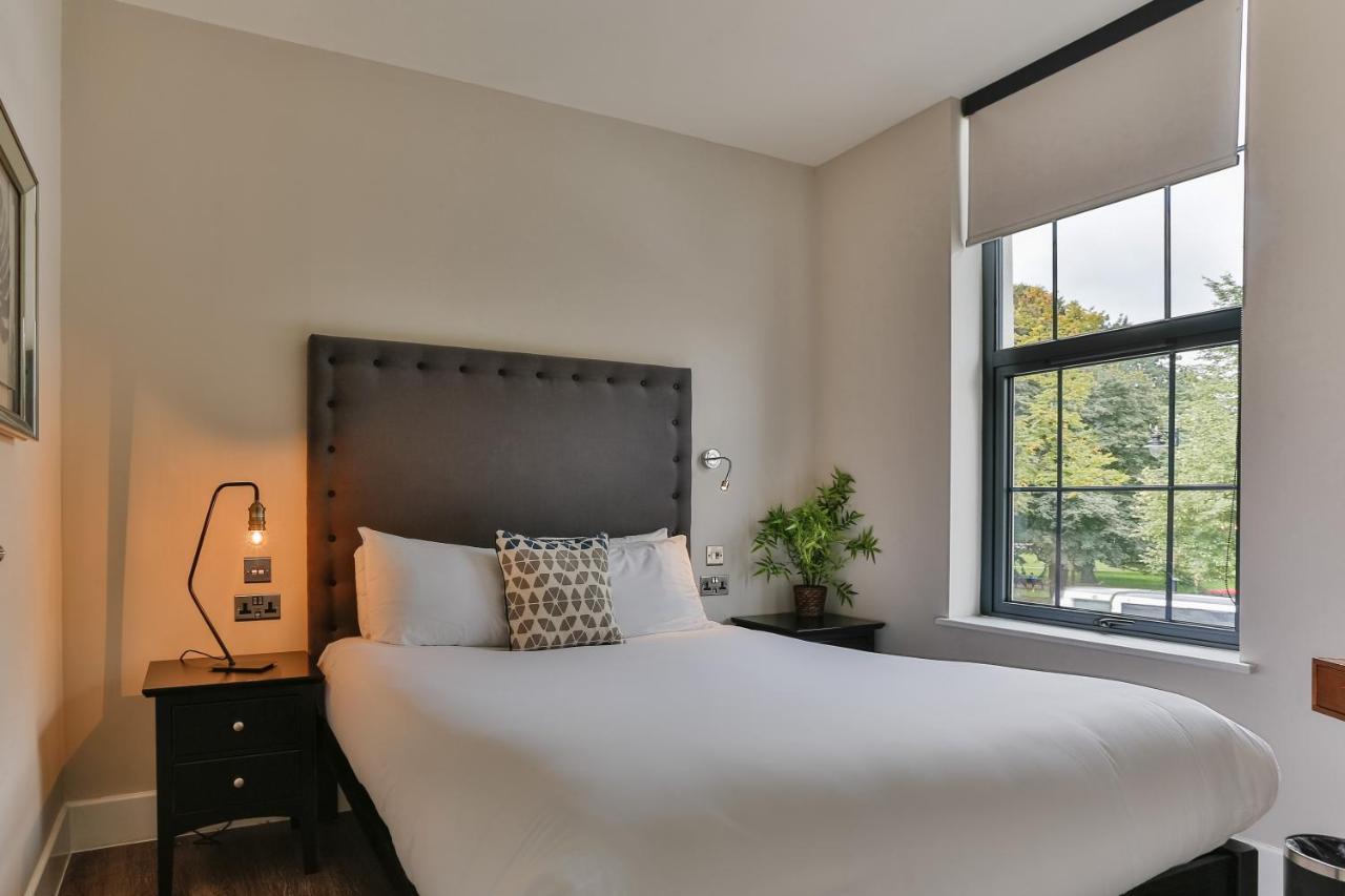 Park Lane Aparthotel By Urban Space Cardiff Extérieur photo