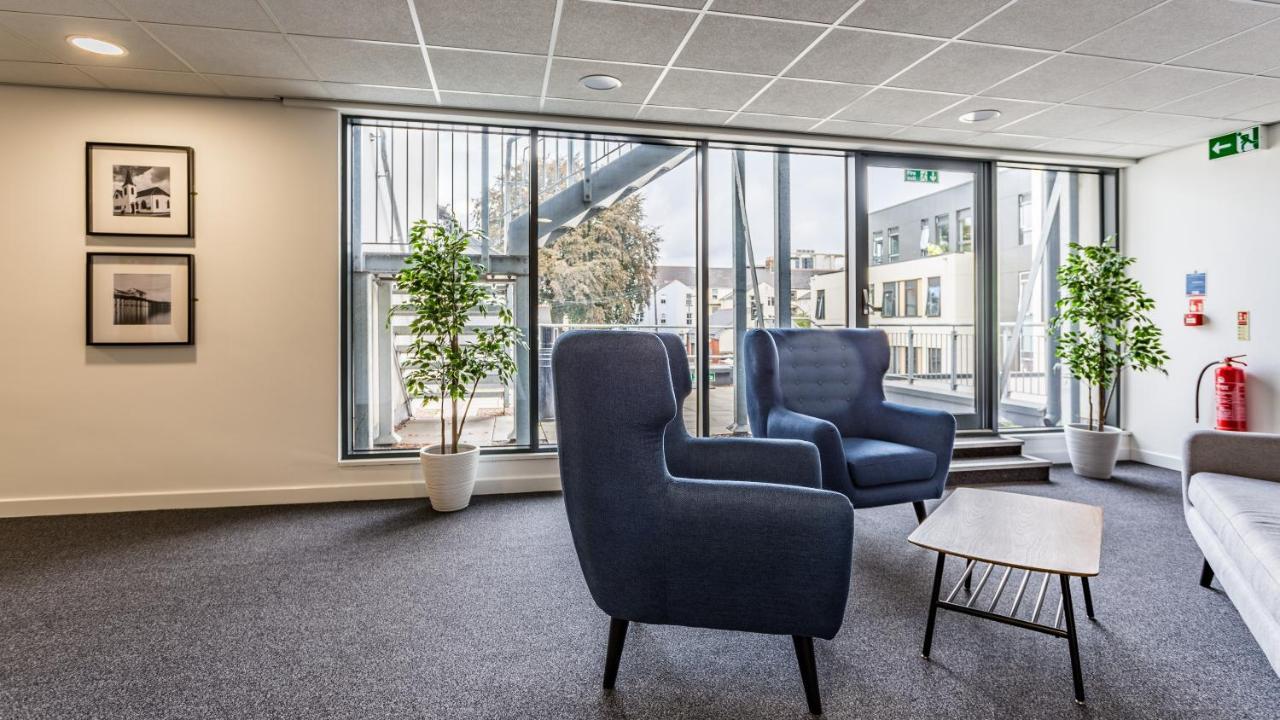 Park Lane Aparthotel By Urban Space Cardiff Extérieur photo